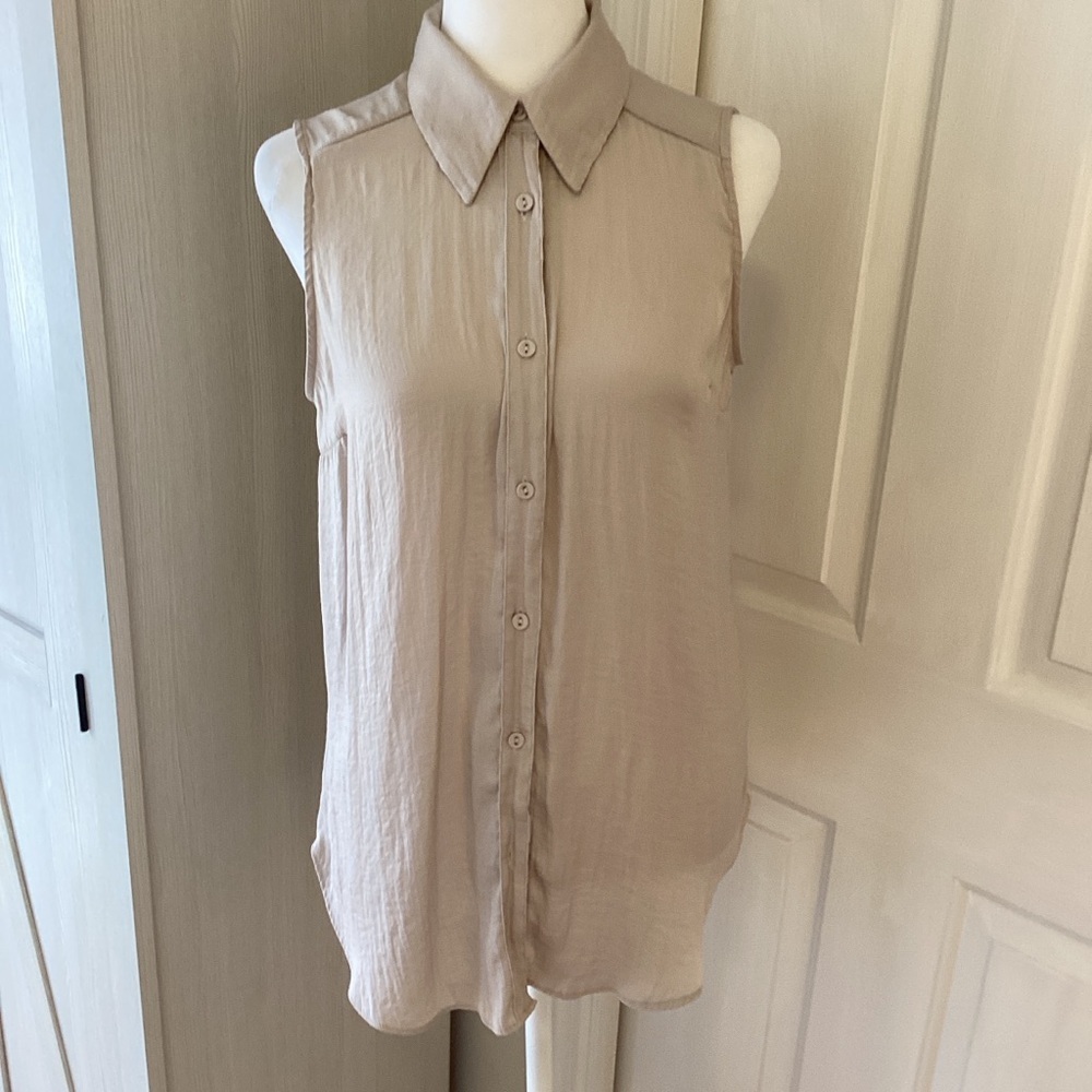 Jones New York Beige Sleeveless Button-Down Shirt Sz S